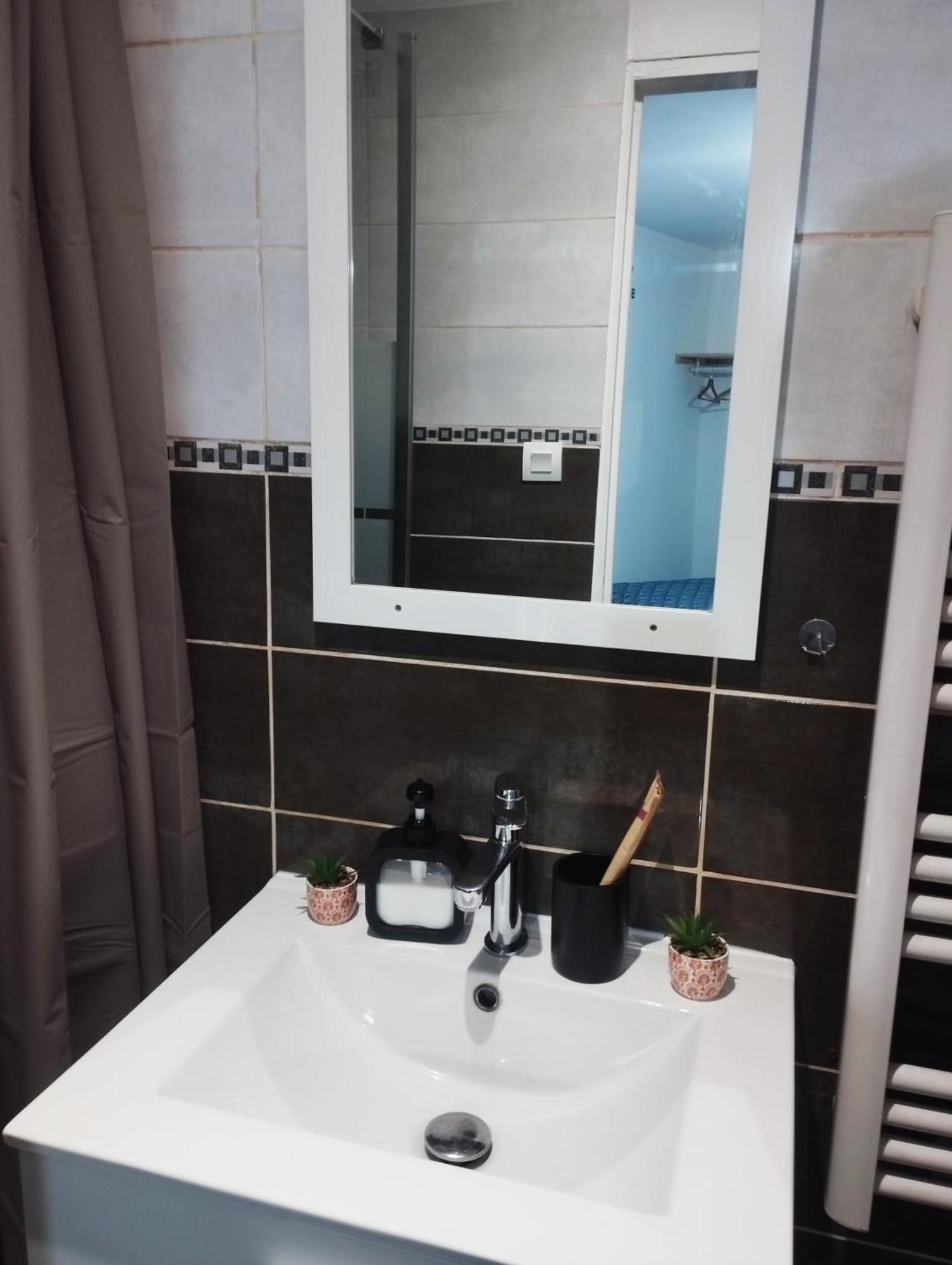 Appartement Avec Cour Plein Centre 富瓦 外观 照片