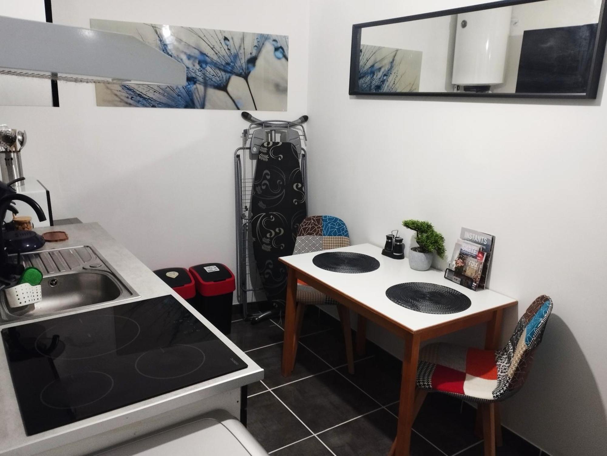 Appartement Avec Cour Plein Centre 富瓦 外观 照片