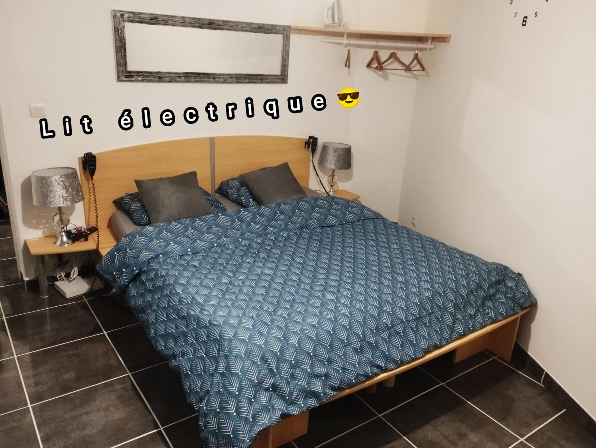 Appartement Avec Cour Plein Centre 富瓦 外观 照片